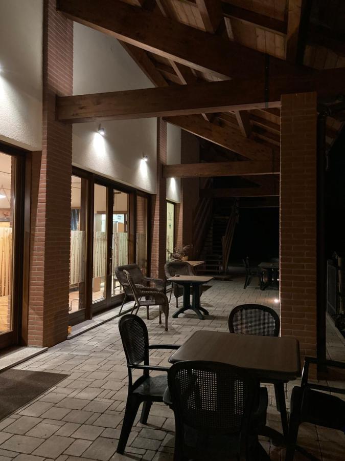 Agriturismo Altana Del Motto Rosso Gattico Екстериор снимка