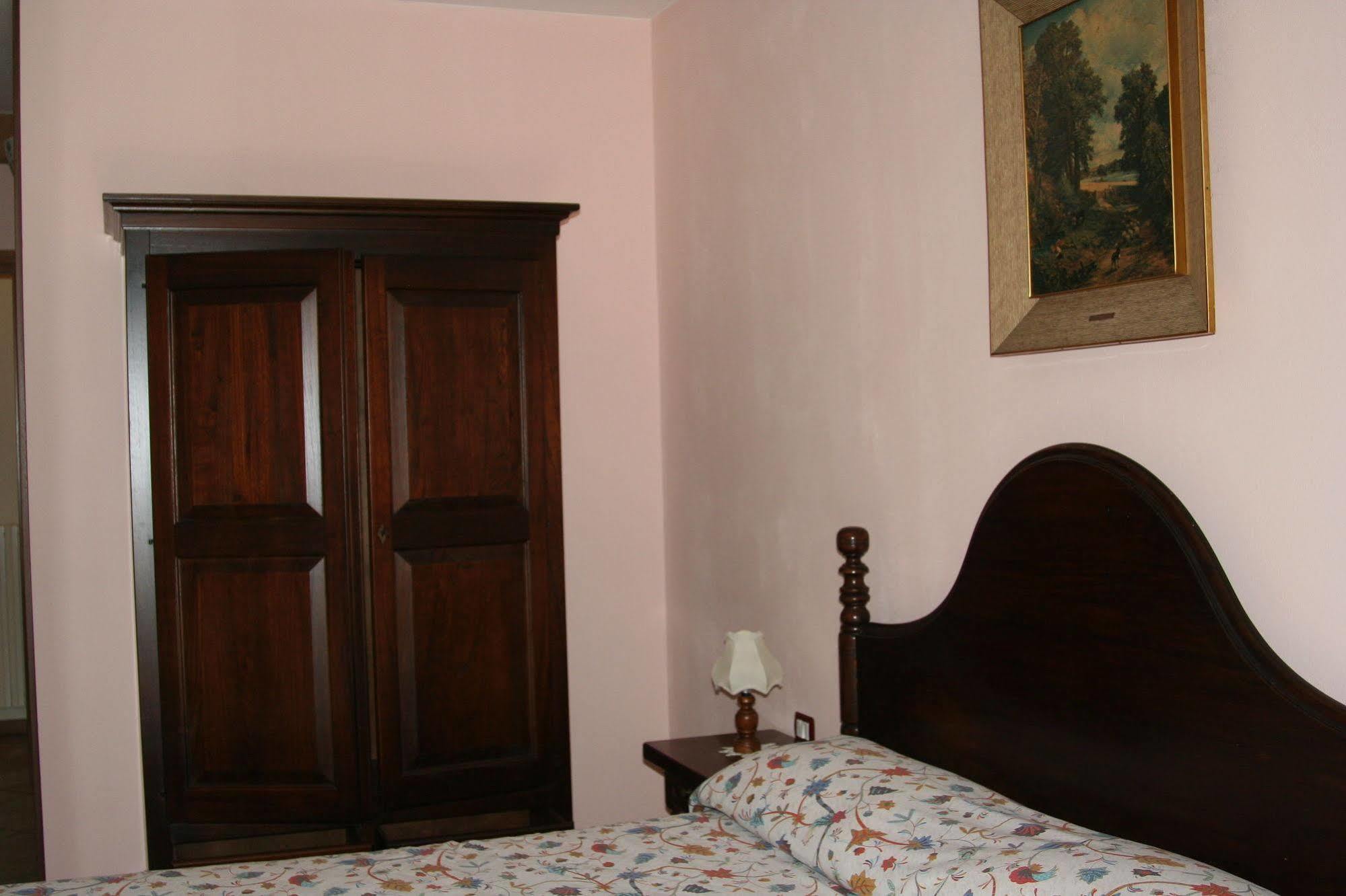 Agriturismo Altana Del Motto Rosso Gattico Екстериор снимка